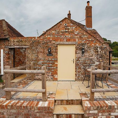 The Barrel Room At The Northbrook Arms Winchester Exterior photo